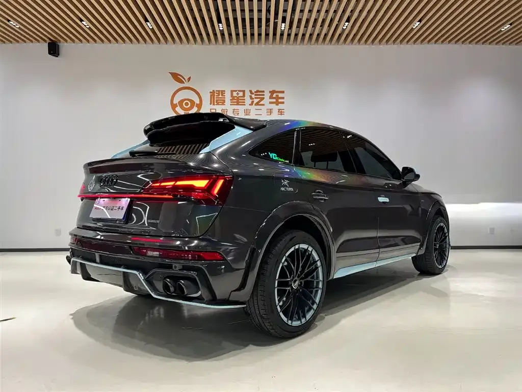Audi Q5L Sportback — фото 4