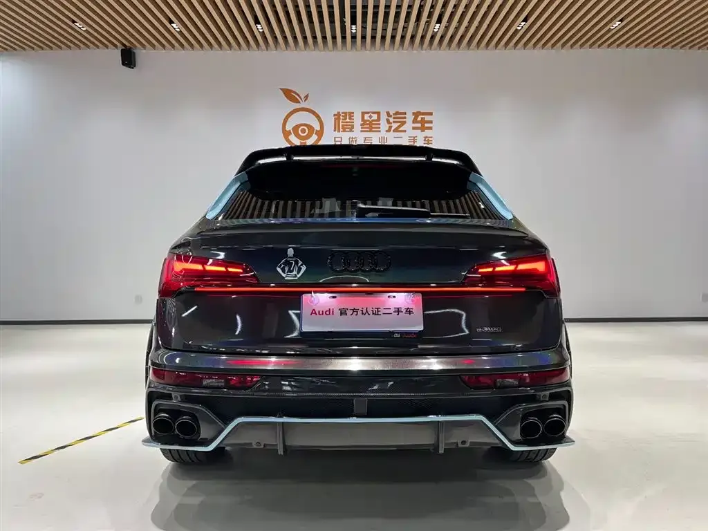 Audi Q5L Sportback — фото 5