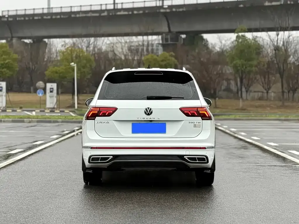 Volkswagen Tiguan L — фото 2