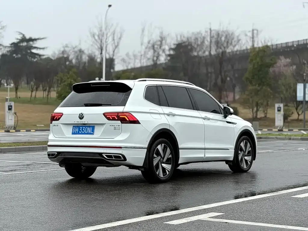 Volkswagen Tiguan L — фото 9