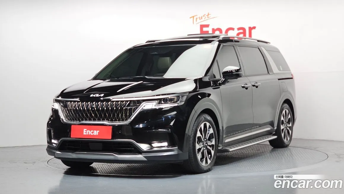 Kia Carnival — фото 1