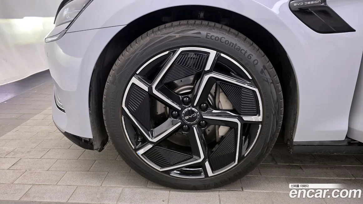 BYD Seal — фото 7