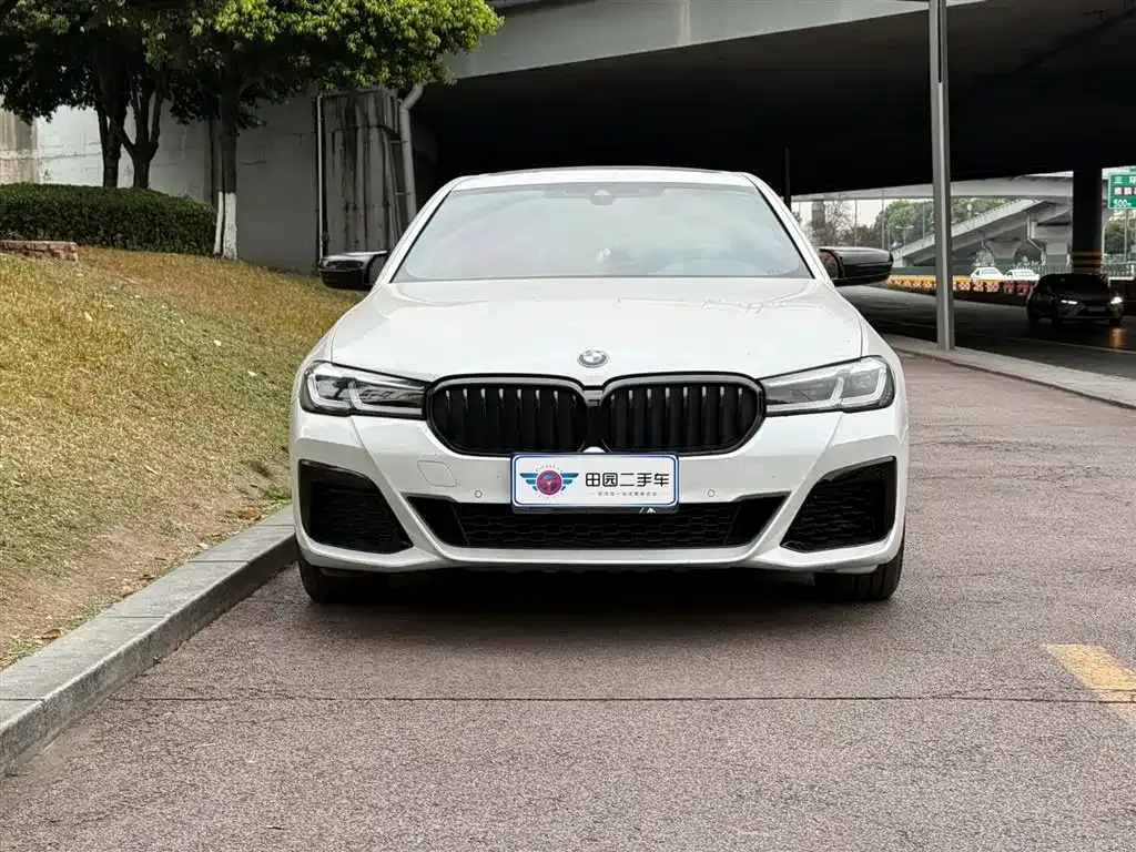 BMW 5 Series — фото 5