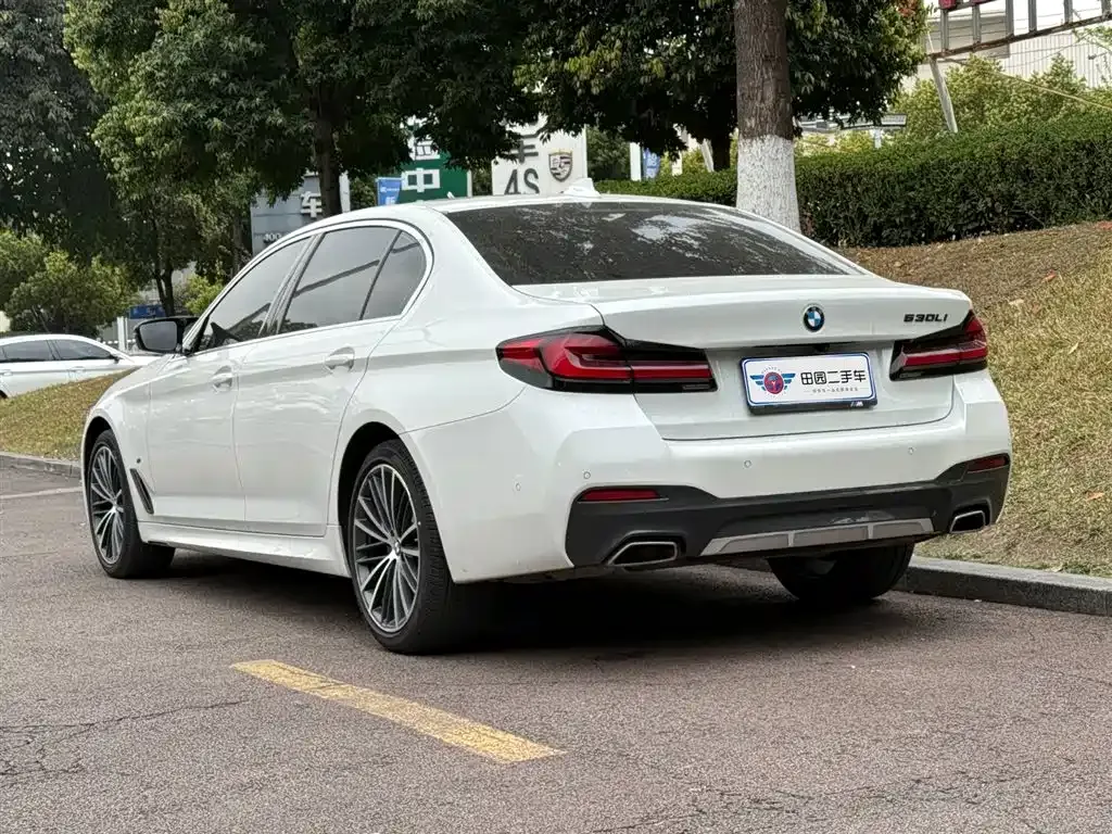 BMW 5 Series — фото 2