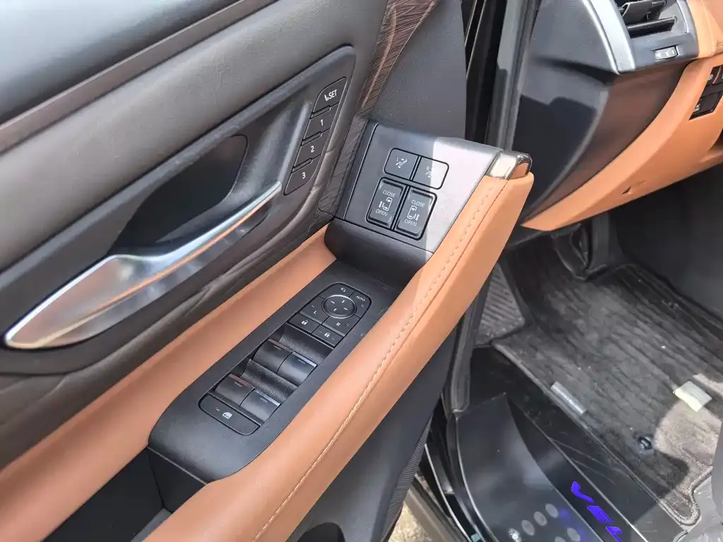 Toyota Vellfire 2024 из CN, фото 9