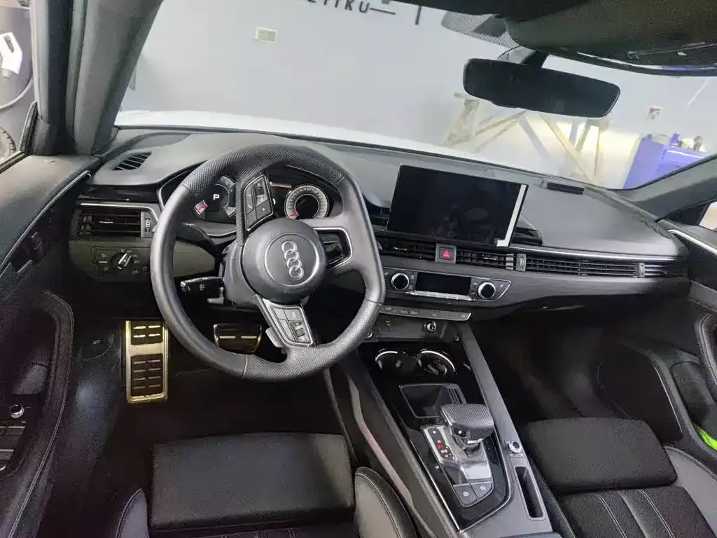 Audi A4L 2024 из CN, фото 8