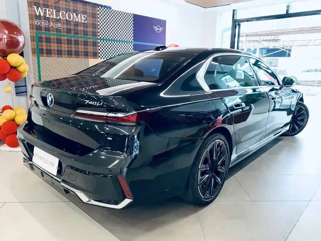 BMW 7 Series 2023 из CN, фото 8