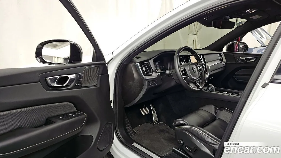 Volvo XC60 2021 из KR, фото 8