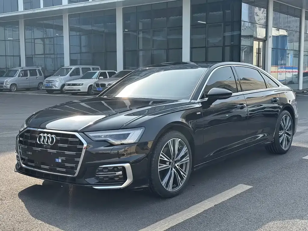 Audi A6L — фото 1