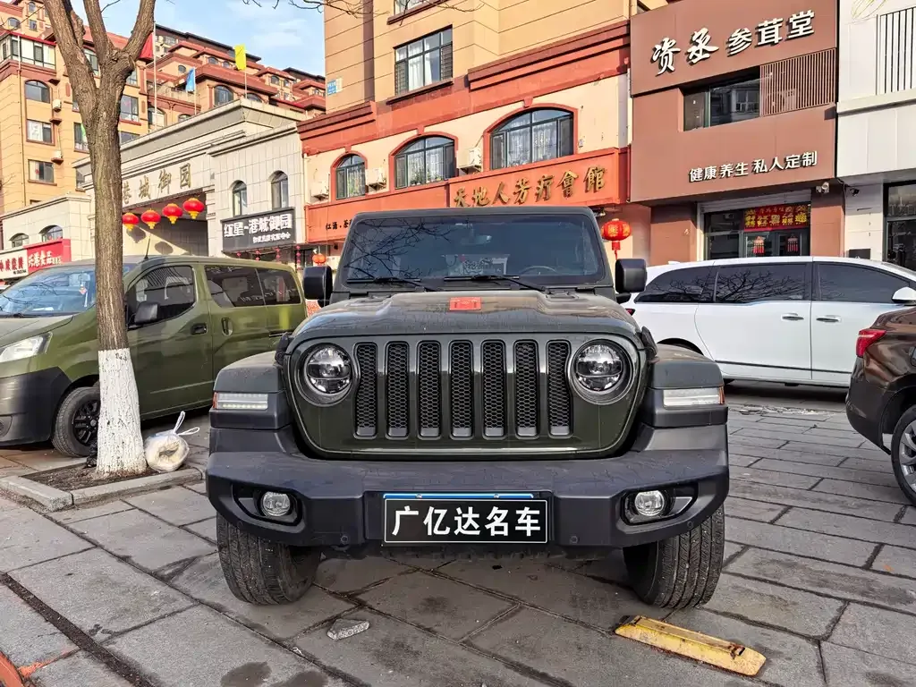 Jeep Wrangler 2023 из CN, фото 4