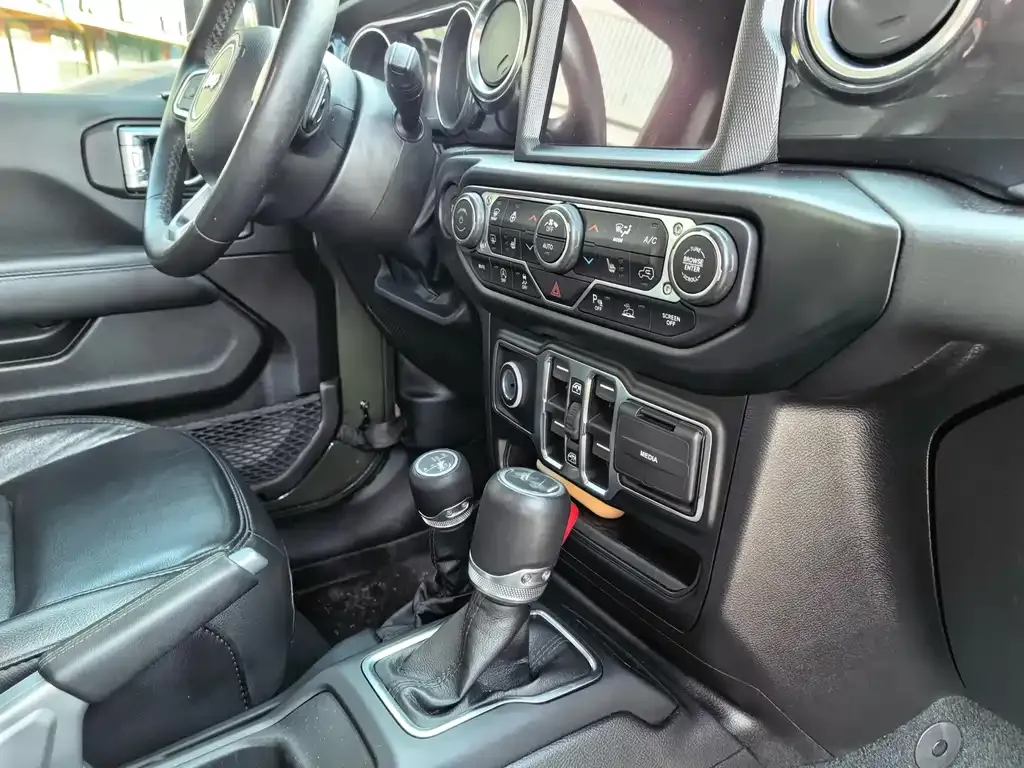 Jeep Wrangler 2023 из CN, фото 5