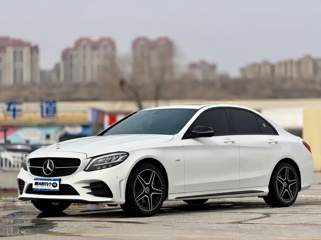 Mercedes-Benz C-Class — фото 1