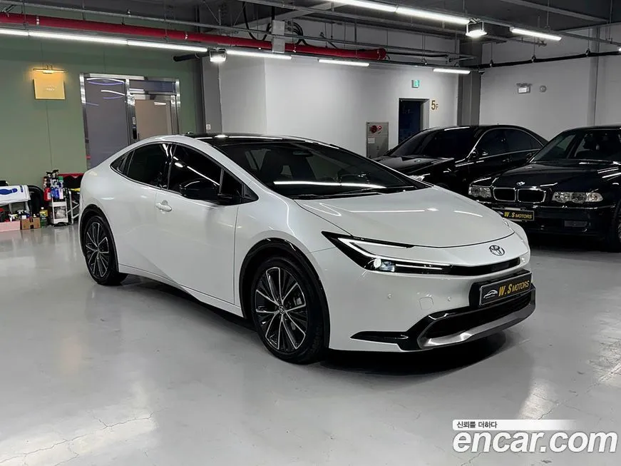 Toyota Prius 2024 из KR, фото 10