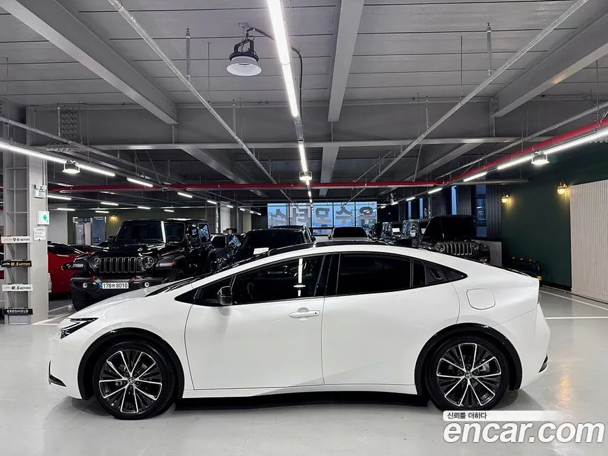 Toyota Prius 2024 из KR, фото 9