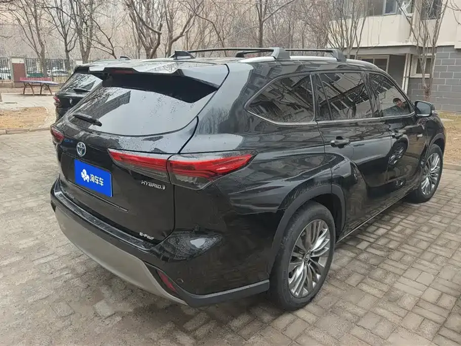 Toyota Highlander — фото 10