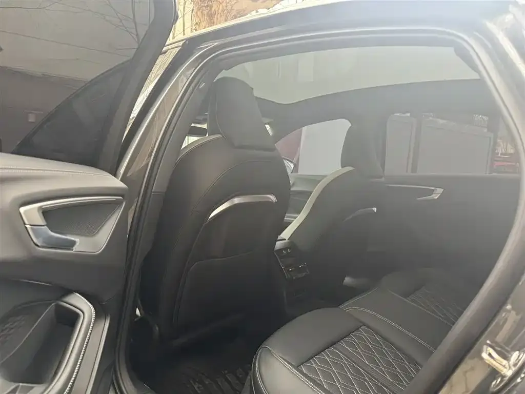 Audi A5L 2025 из CN, фото 2