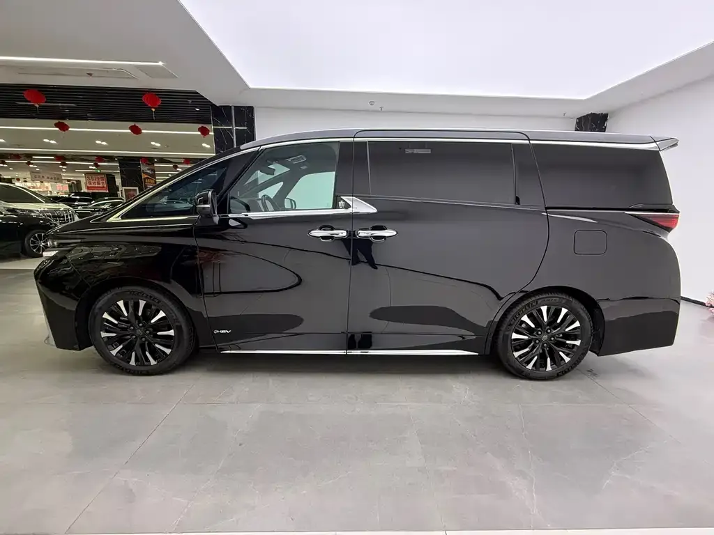 Toyota Vellfire 2024 из CN, фото 4
