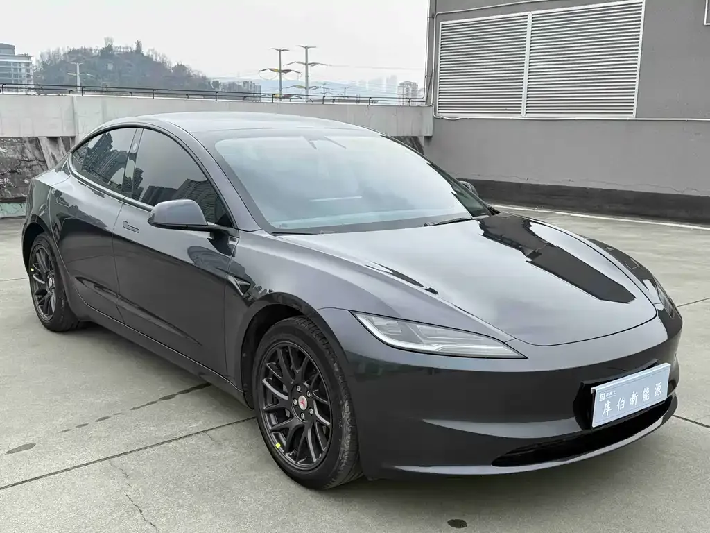 Tesla Model 3 — фото 9