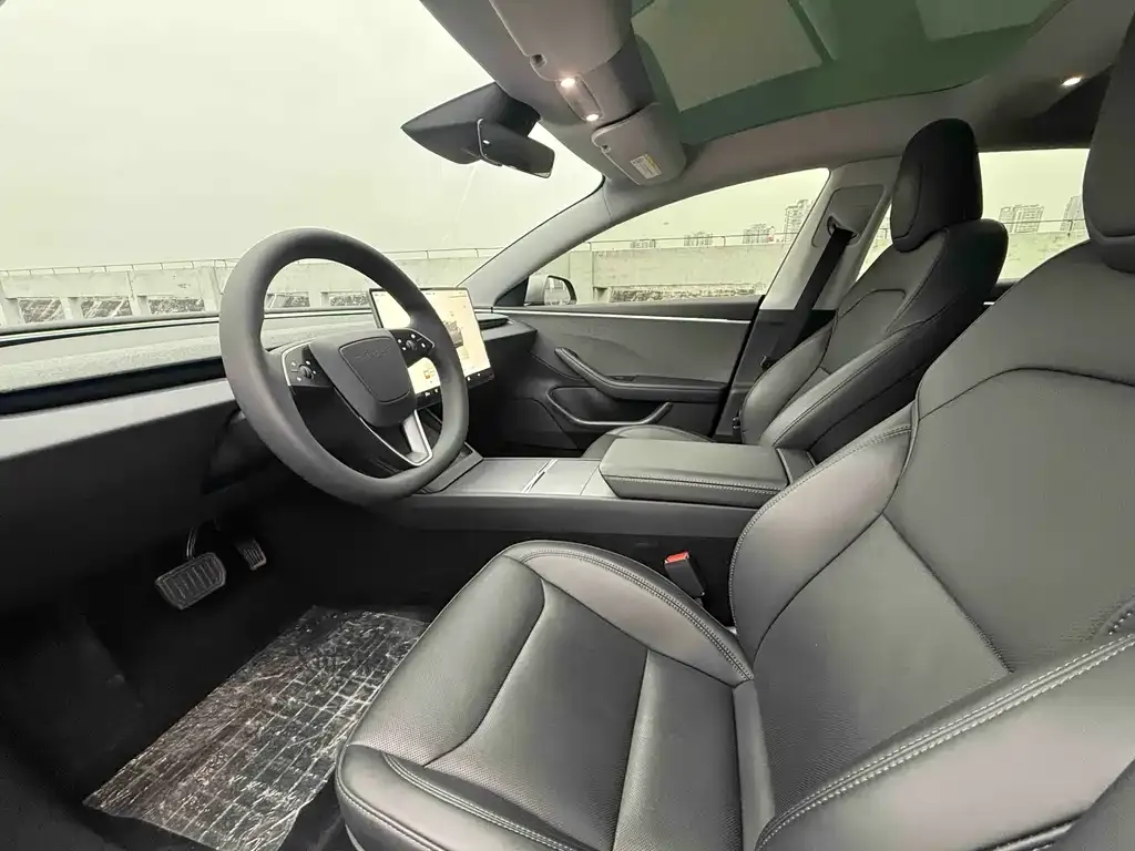 Tesla Model 3 — фото 6
