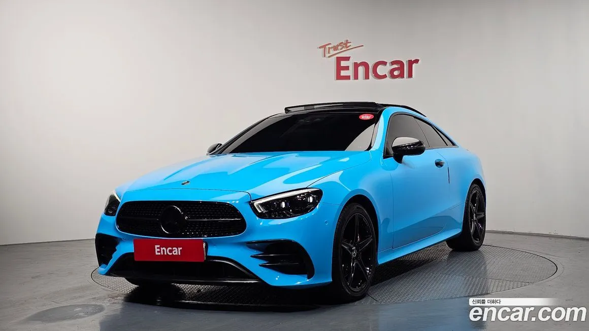 Mercedes-Benz E-Class E300d 4MATIC Coupe 1