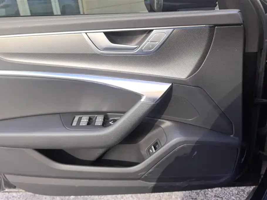 Audi A6L 2025 из CN, фото 2