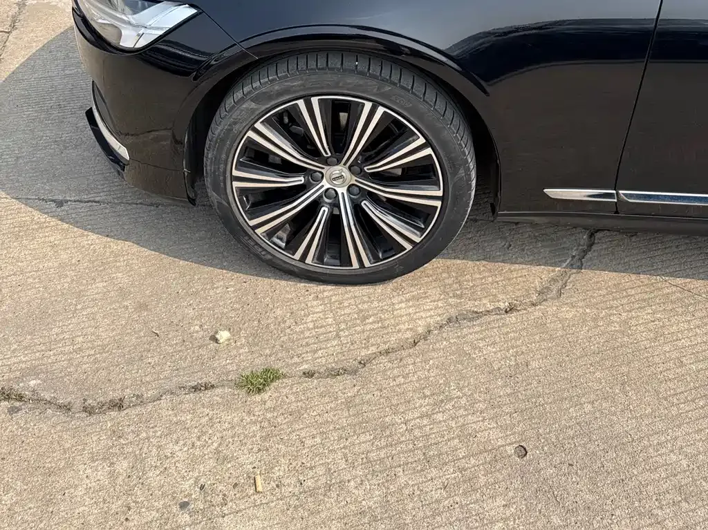 Volvo S90 — фото 10