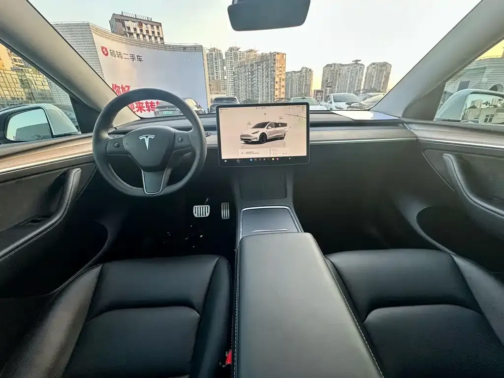 Tesla Model Y — фото 3