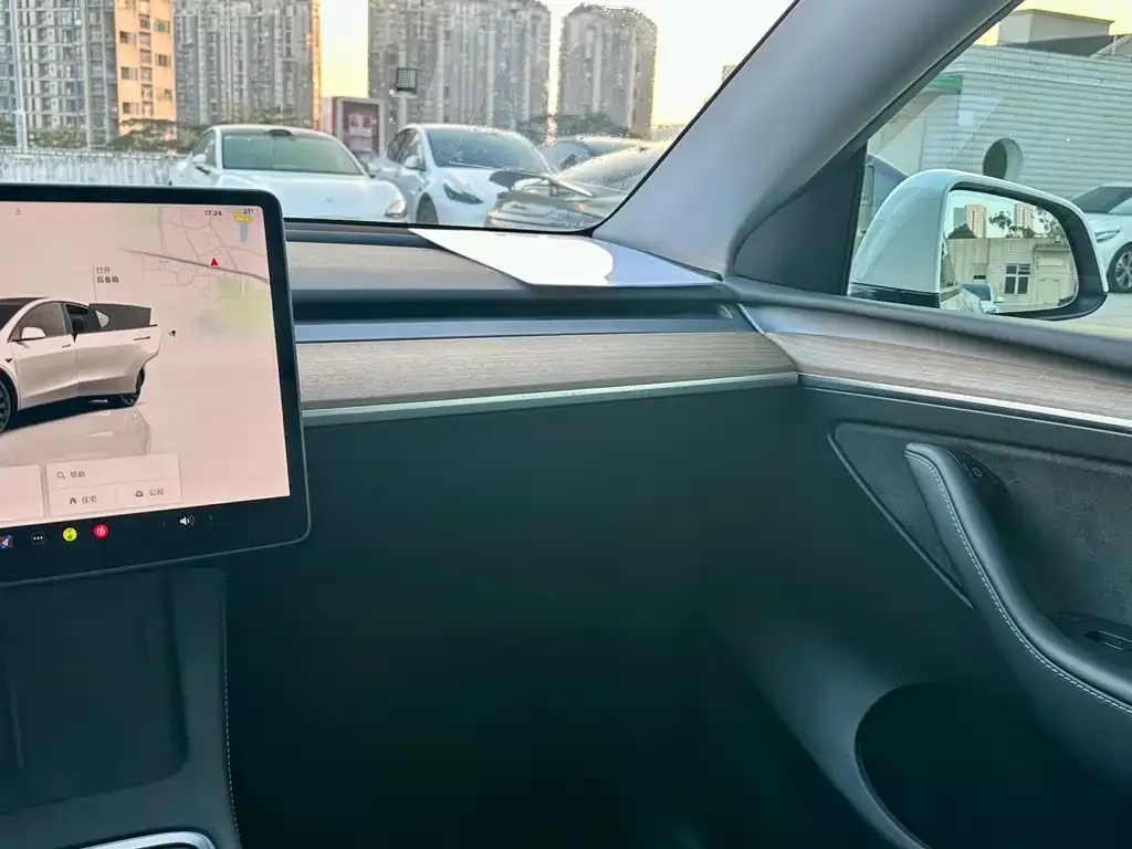 Tesla Model Y — фото 4