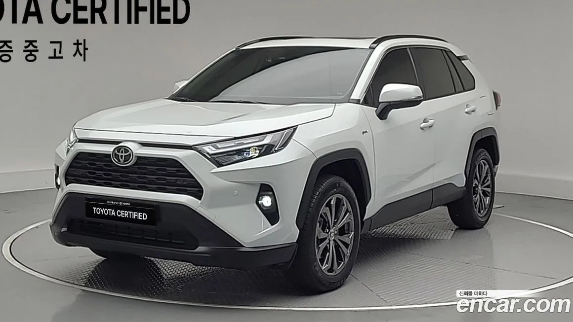 Toyota RAV4 — фото 1