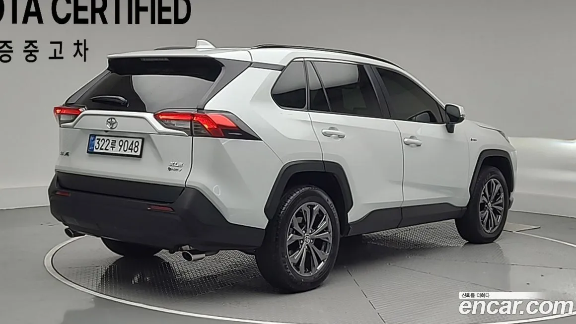 Toyota RAV4 — фото 3