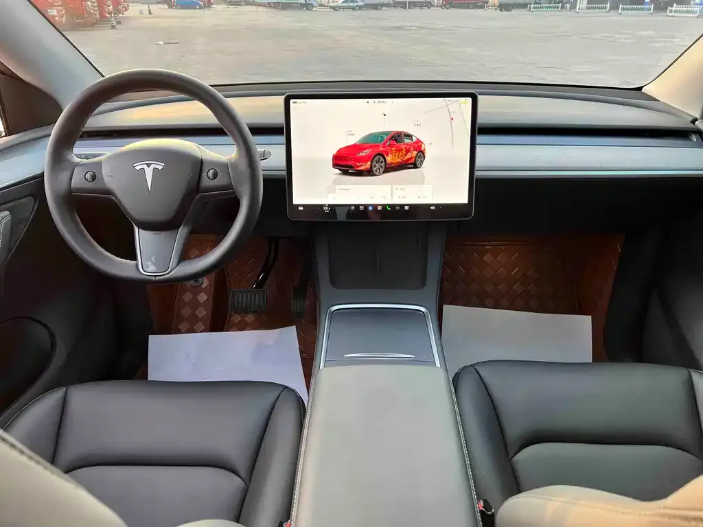 Tesla Model Y — фото 2