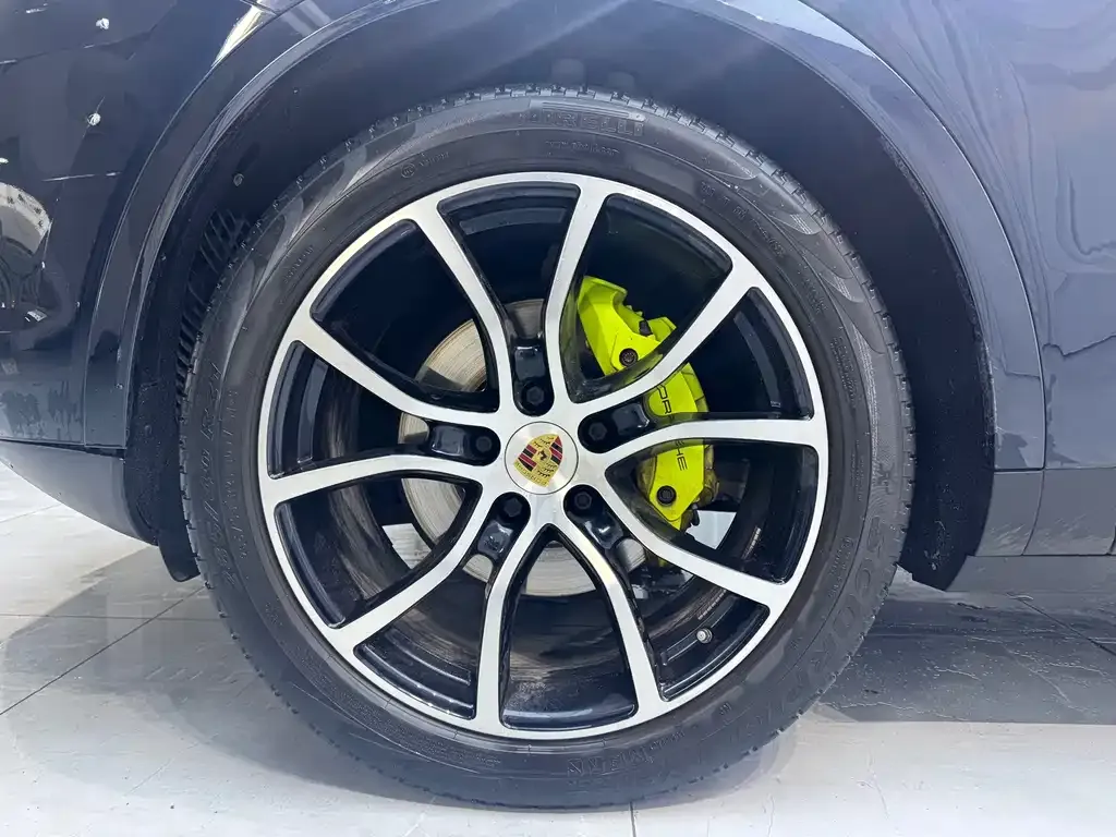 Porsche Cayenne Hybrid — фото 6