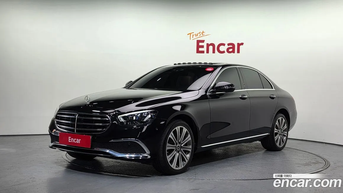Mercedes-Benz E-Class — фото 1