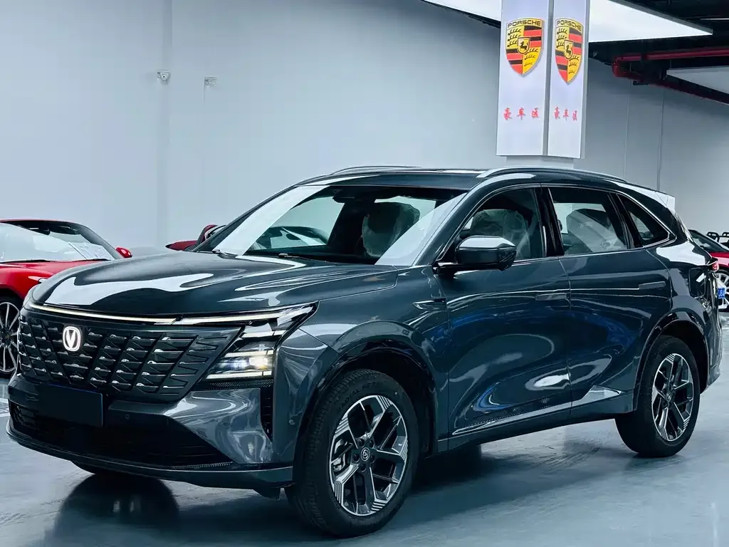 Changan CS75PLUS — фото 1