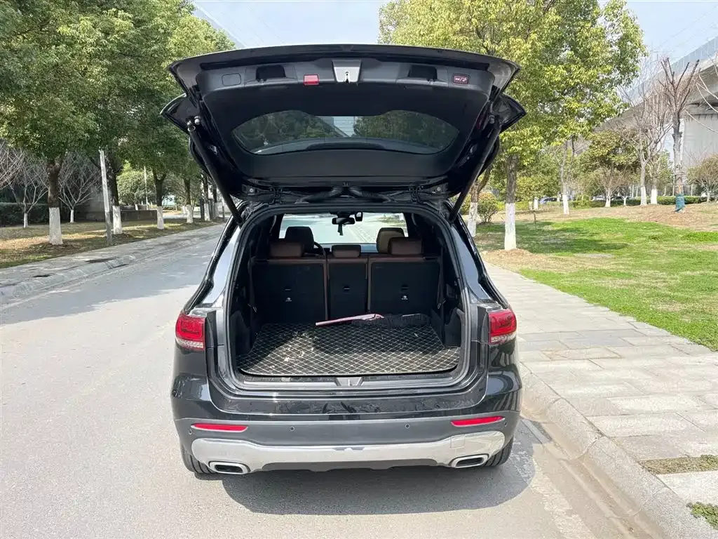 Mercedes-Benz GLB — фото 10