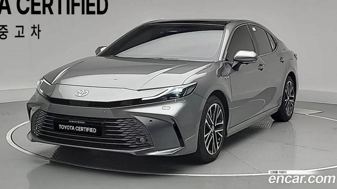 Toyota Camry 2.5 XLE Premium Hybrid