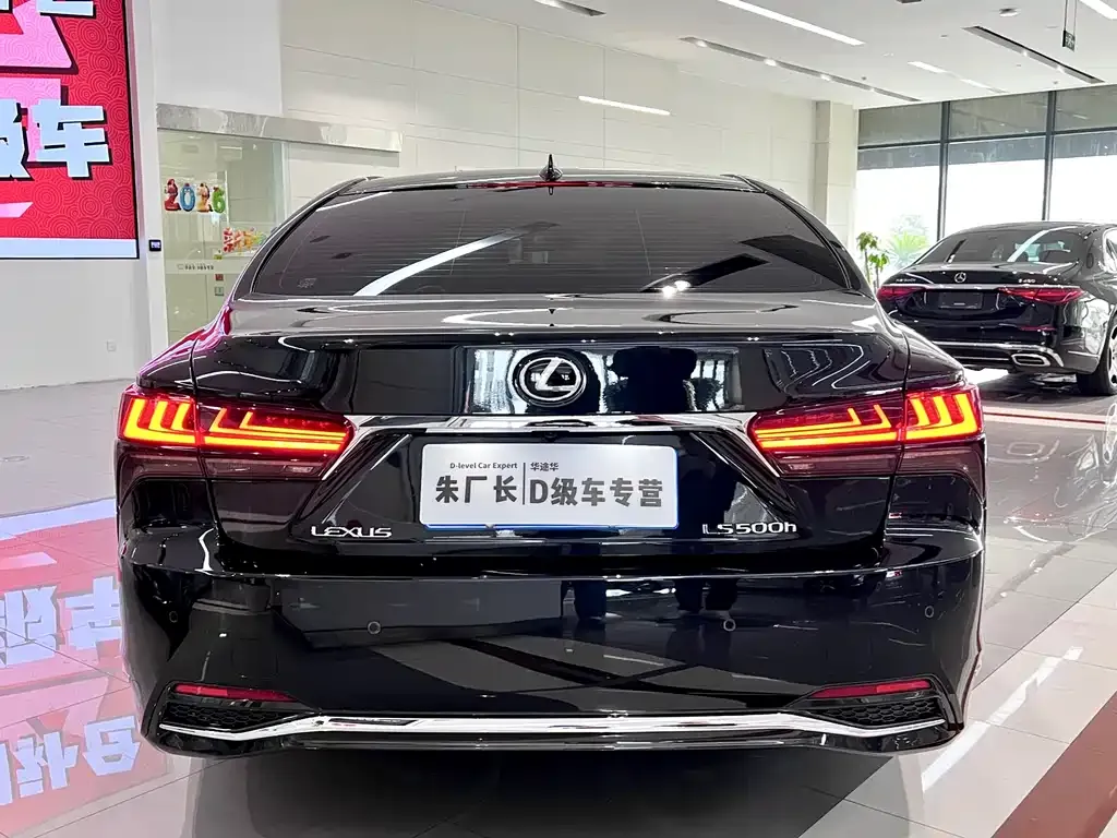 Lexus LS — фото 10