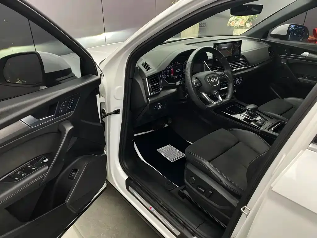Audi Q5L Sportback 2021 из CN, фото 2