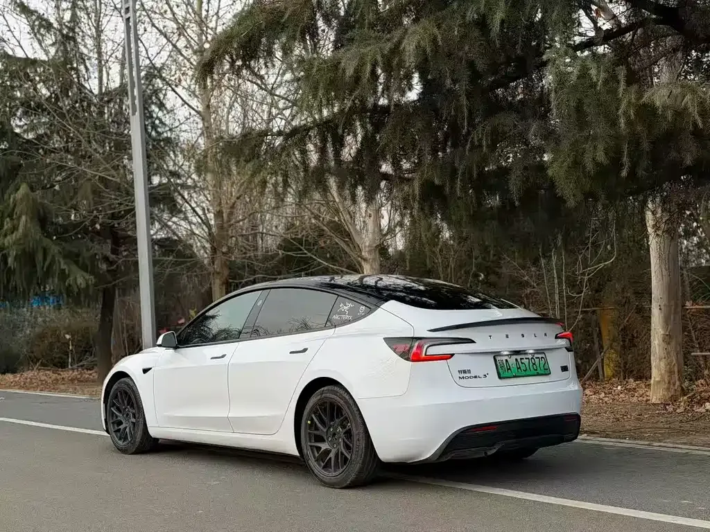 Tesla Model 3 — фото 5