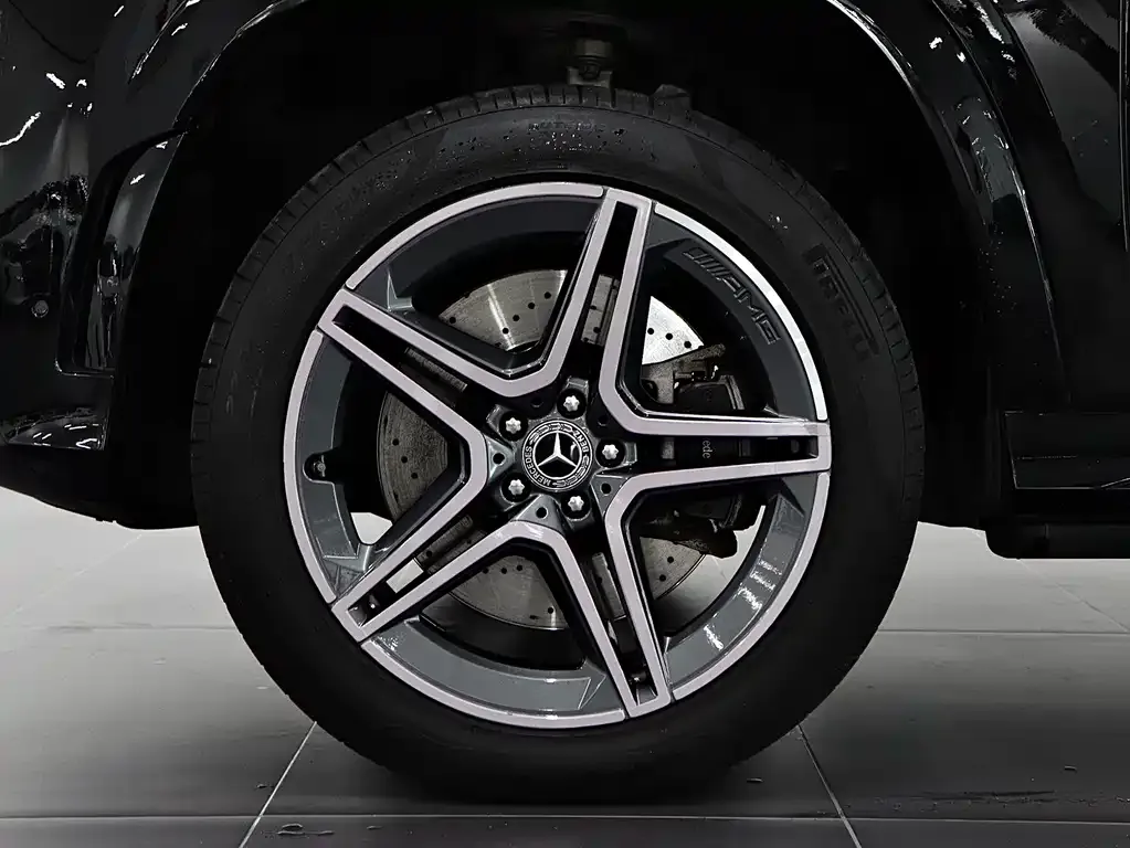 Mercedes-Benz GLS — фото 6