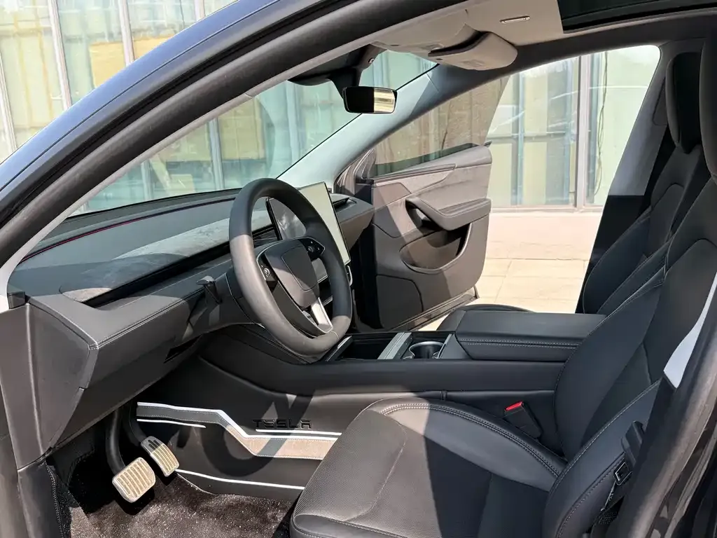 Tesla Model Y — фото 2