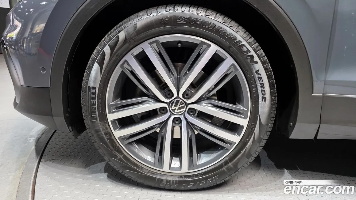 Volkswagen Tiguan — фото 7