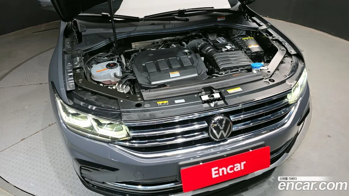 Volkswagen Tiguan — фото 8