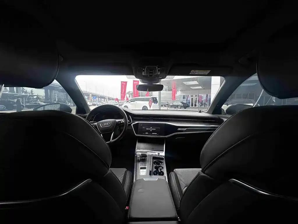 Audi A6L 2024 из CN, фото 4