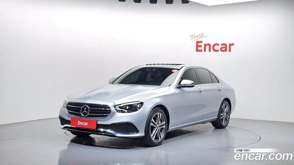 Mercedes-Benz E-Class — фото 1