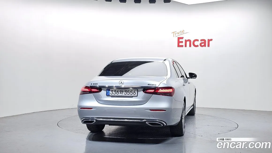 Mercedes-Benz E-Class — фото 2