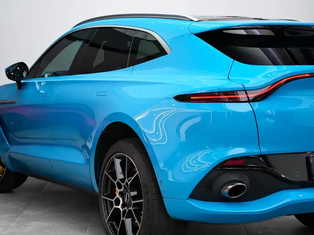 Aston Martin DBX — фото 6