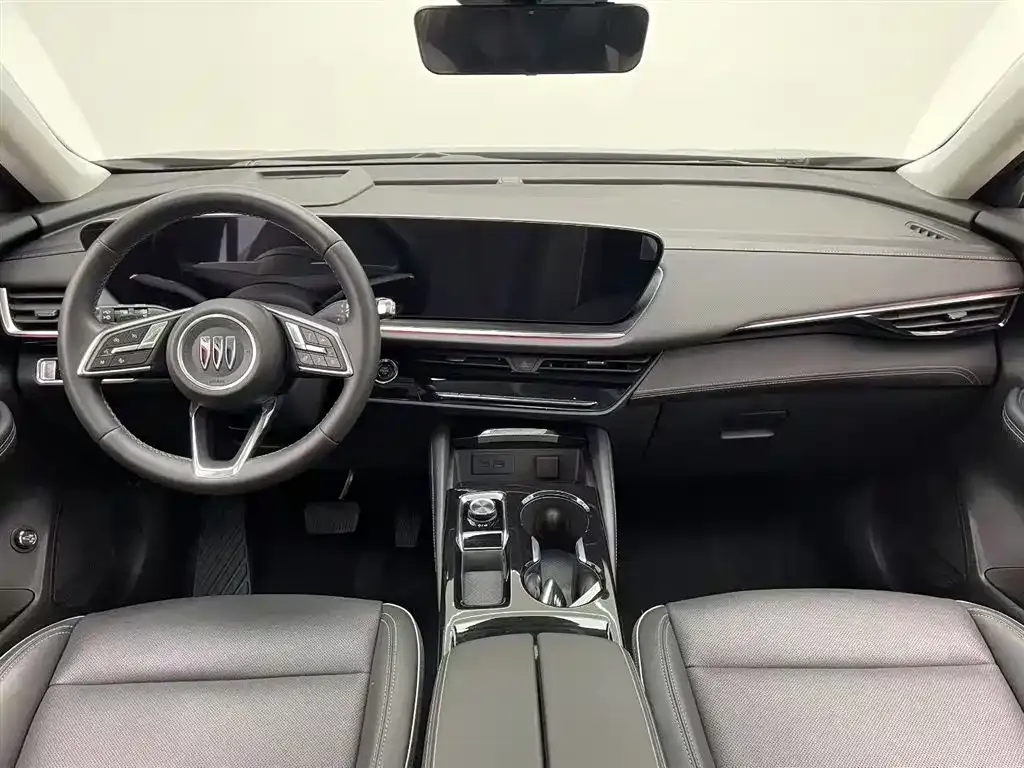 Buick Envision Plus — фото 8