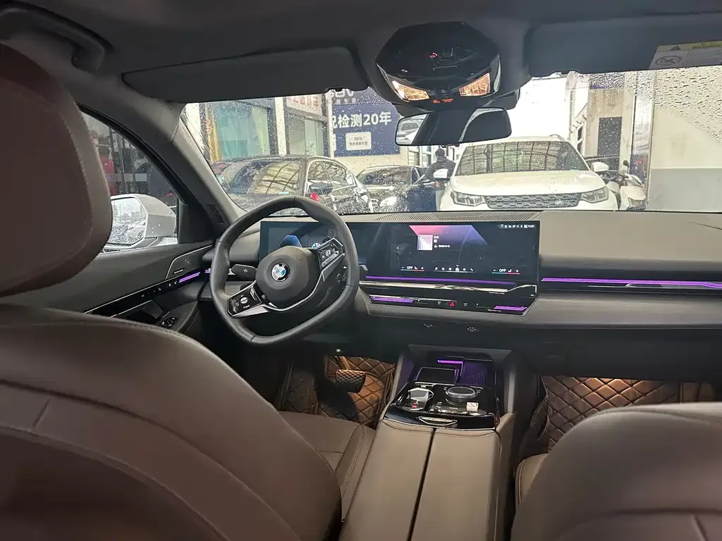 BMW 5 Series 2025 из CN, фото 6