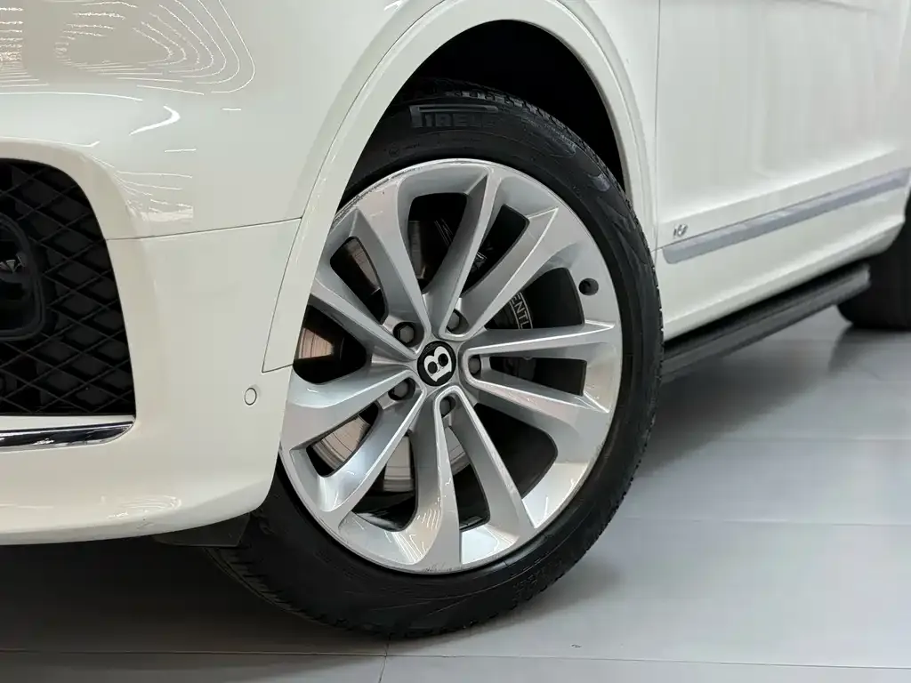 Bentley Bentayga 2022 из CN, фото 3